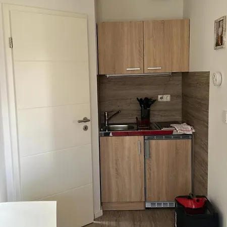 Lejlighed Schoenherrstrasse